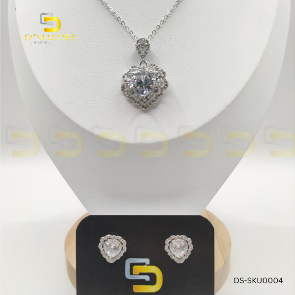 Crystal Heart Pendant DS-SKU0004