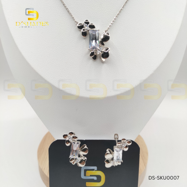 Premium Quartz Pendant DS-SKU0007
