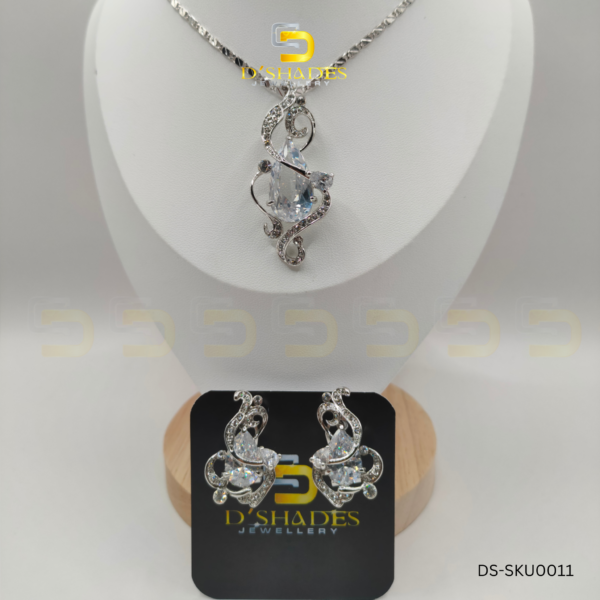 Diamond Loop Pendant DS-SKU0011